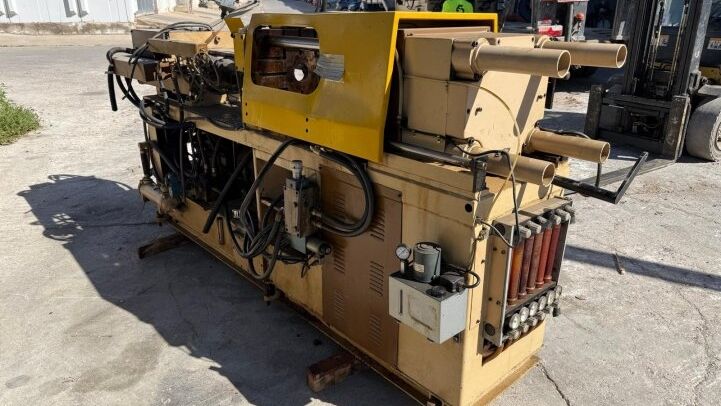 SOMAR MACHINE DE MOULAGE PAR INJECTION PLASTIQUE